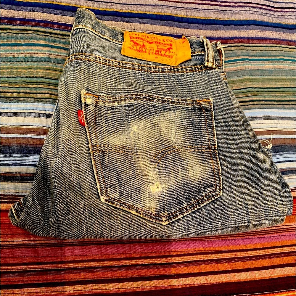 Levi’s 501 cutoff shorts